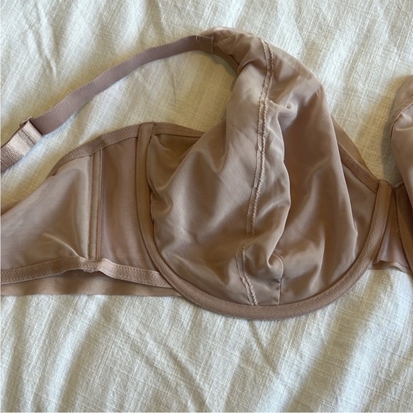 ✨Like NEW✨ Shear Full Coverage 40K Bra by Parfait! - Picture 4 of 5